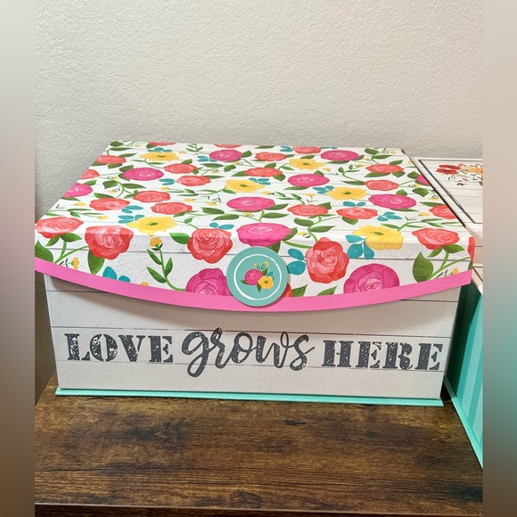 Love Grows Here Box Set (Set of 6) - Picture 6 of 10